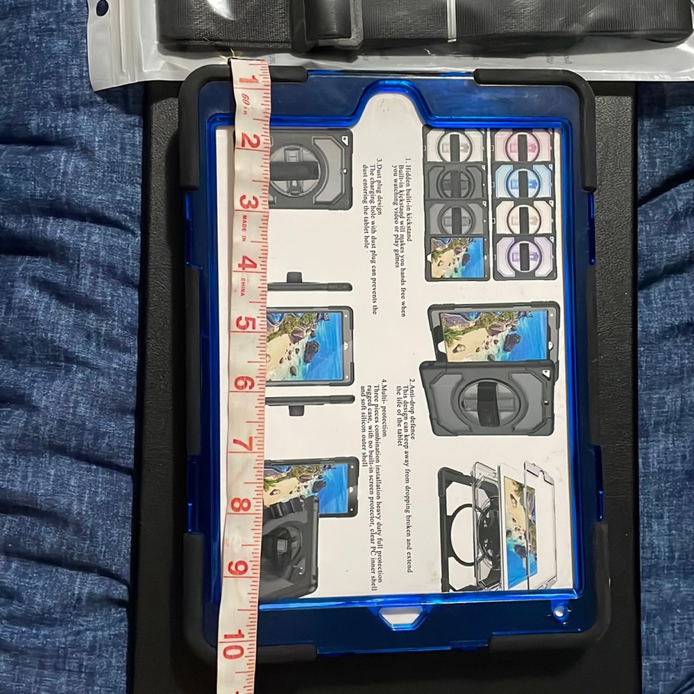 NWOT          iPad Case with carrying strap